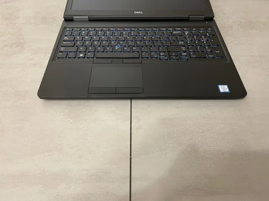 Ультрабук Dell Latitude 5590, 15,6&quot; FHD IPS, i5-8350U, 16GB DDR4, 256GB SSD Продаж