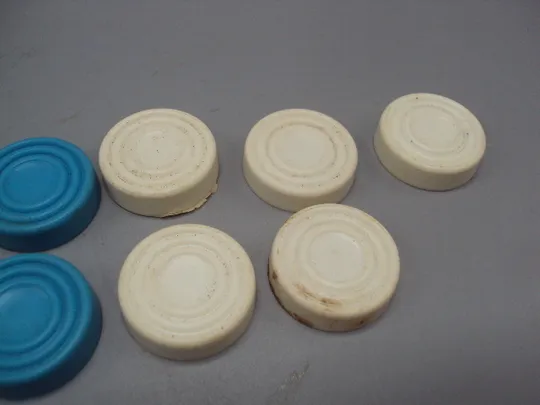 Шашки голубые 12 шт и белые 5 шт пластик №15975 Продаж