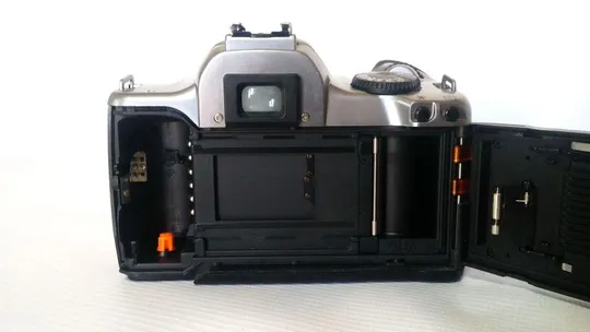 Фотоапапрат Canon EOS Rebel K2 + Canon EF 35-80/4-5.6 Ф52mm Вживане Де купити