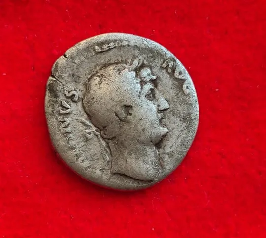 Предметы Авгура- предсказателя денарий серебро, Рим ,император Адриан tkv154 Ціна