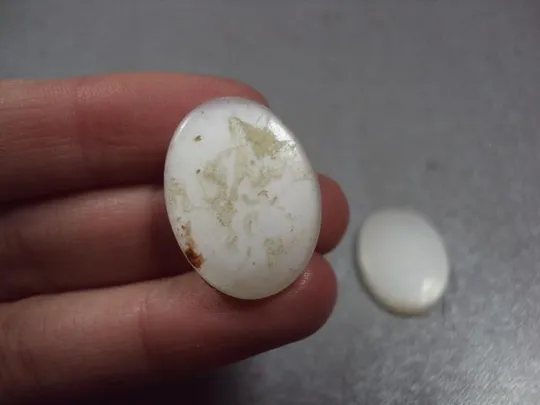 Камень перламутр овальный для ювелирных изделий вес 4,61 г размер 4,5 х 24 х 18 мм лот 3 шт №13286 Де купити