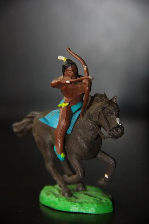 Купити индеец лучник на коне BRITAINS 52-54мм