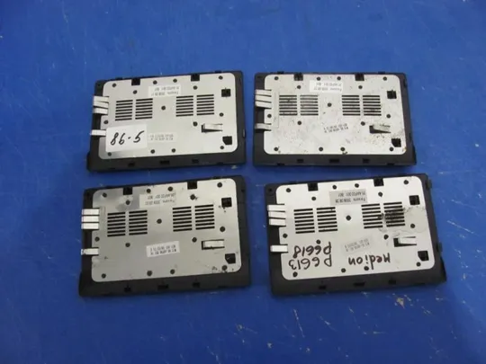 номер0086-5 сервісна кришка 60.4AF08.001 для MEDION Akoya P6613 P6618 корпус панель доступу кришка доступу service cover оригінал Інтернет-аукціон