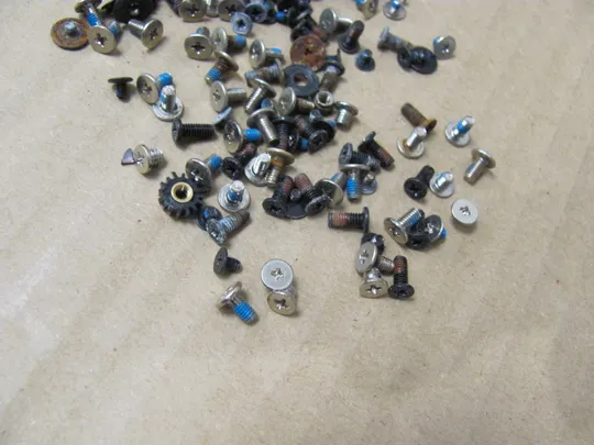 713-9 комплектуюче гвинти для Acer Aspire  ES1-732 ES1-533 оригінал З аукціону