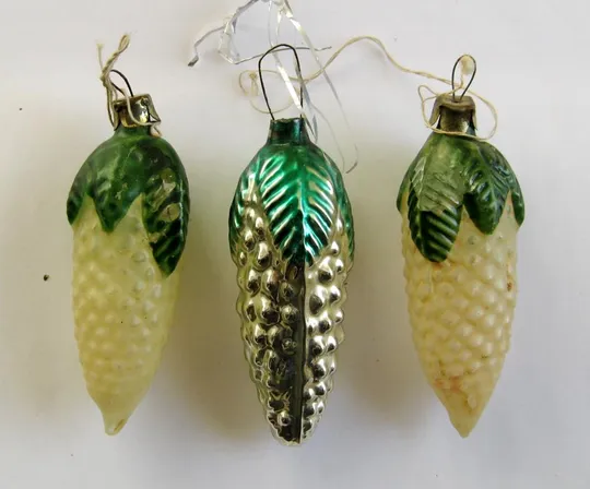 ШИШКИ - 3 ЕЛОЧНЫЕ ИГРУШКИ = из СССР Продаж