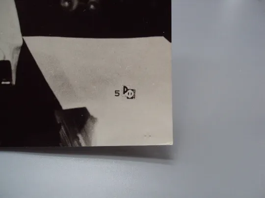 Кадр из фильма Она с метлой, он в черной шляпе... 5рф фотография актеры кино 23,7х18,3 см №18329МЯ Продаж