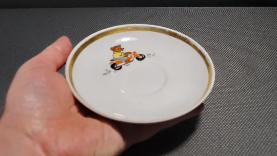 Блюдце дитяче Ведмедик на мотоциклі стара радянська порцеляна Дульово Вживане Інструкція