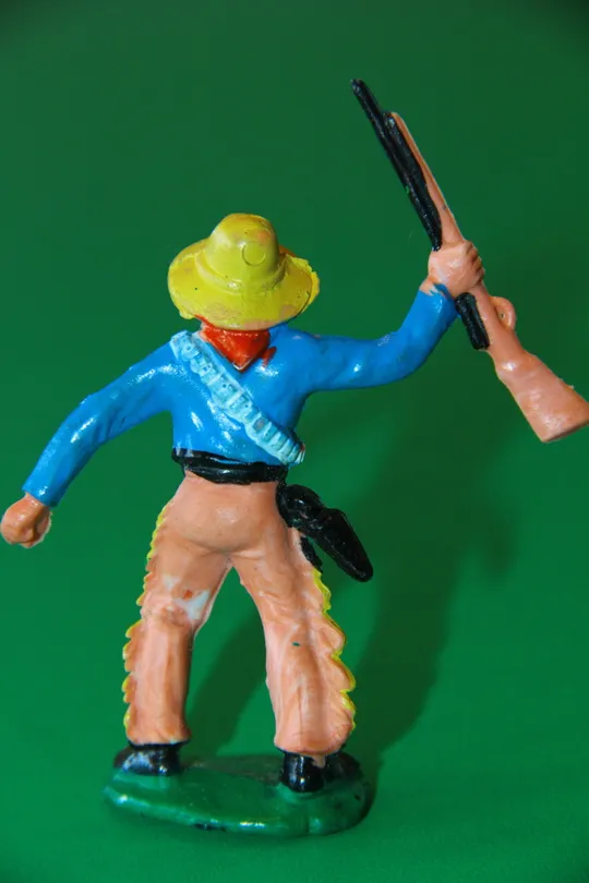 Купити ковбой ГДР №038 ТОМ ХАТТЕР Еміль Байєр РОЖЕВА ГУМА