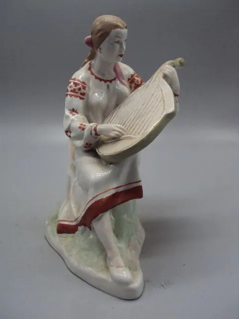 Фигура фарфор Старый Киев бандуристка девушка с бандурой играет на бандуре высота 20,5 см №14207 Ціна