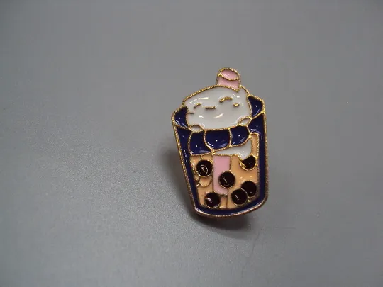 Значок пін кіт напій Бабл ті котик Bubble Tea знак брошка №18447 Ціна