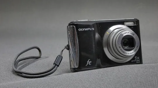 Купити цифровой фотоаппарат Olympus FE-47 14.0Mpix