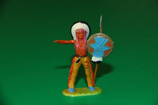 ІНДІАНЕЦЬ ВОЖДЬ ІЗ СПИСОМ №6802 4 индеец ELASTOLIN 40мм ФРГ Ціна