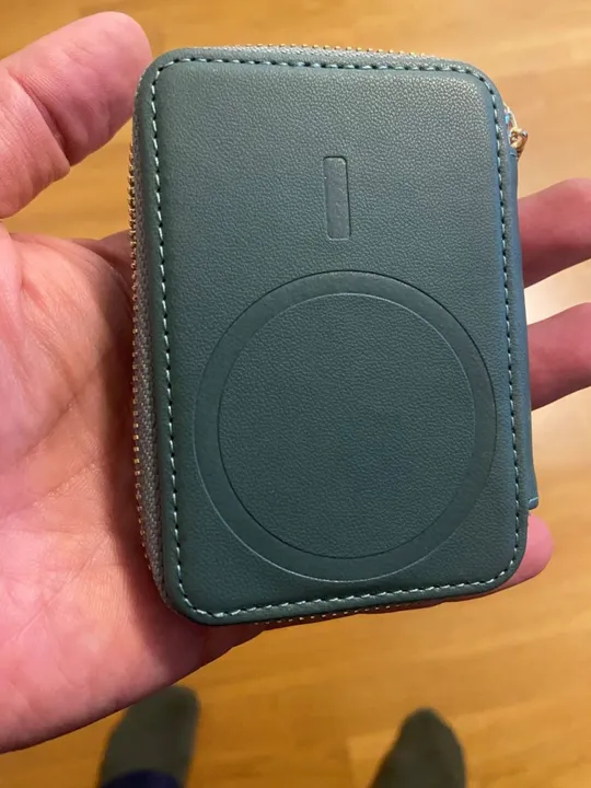 Гаманець для iPhone з Magsafe Продаж