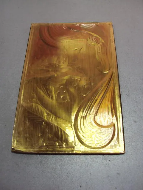 Чеканка картина портрет девушка медь размер 28,3 х 18,3 см №11718 Ціна