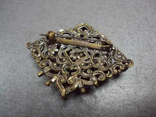 Бижутерия брошка ажурная брошь в форме ромб с черными вставками размер 3,9 х 4,7 см №13470 Продаж