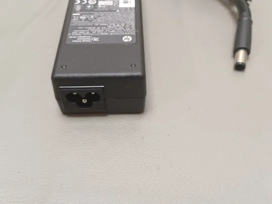 0939... адаптер живлення  HP PPP012L-E 19V 4.7A  НІМЕЧЧИНА З аукціону