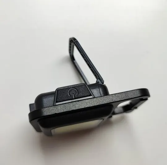 Ліхтарик акумуляторний кишеньковий із магнітом і карабіном Інтернет-аукціон