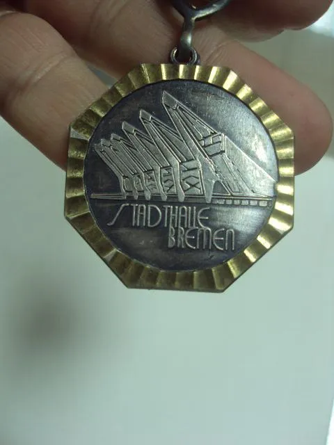 Купити знак медаль музыкальный фестиваль бремен 1992 №10539