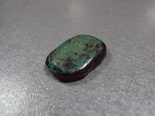 Камень хризоколл зеленый для ювелирных изделий вес 2,92 г размер 4,5 х 20,5 х 4,5 мм №13276 Інтернет-аукціон