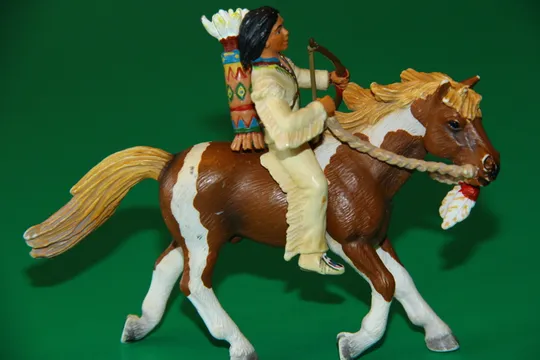 ПІДЛІТОК ІНДІАНЕЦЬ СІУ З ЛУКОМ на коні индеец SCHLEICH 90-100мм ФРГ ФРН З аукціону