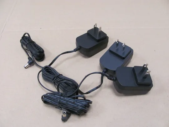 адаптер живлення S004LU0900050 9V 500mA 5,5 x 2,1 mm оригінал ЦІКАВИТЬ ОПТ Ціна