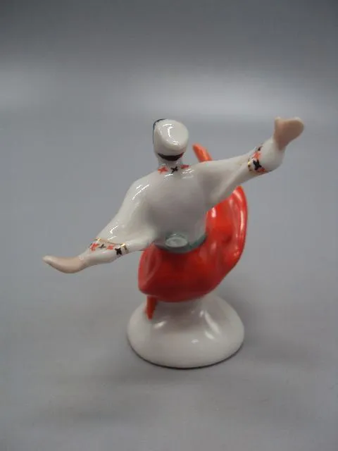 Фигура фарфор статуэтка миниатюра Барановка гопак танец танцор высота 6,1 см под реставрацию №18 Характеристики