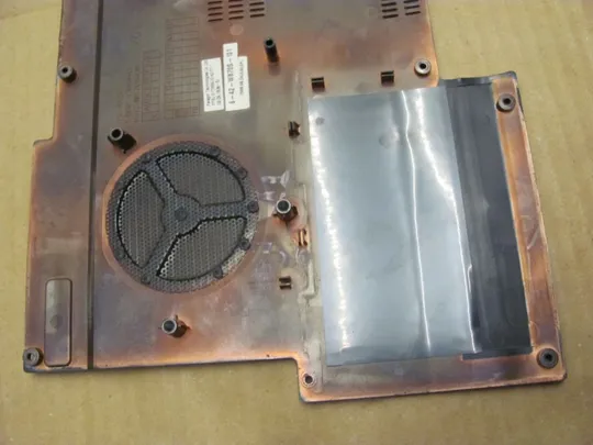 555-2 сервісна кришка 6-42-W870S-101 для Clevo W87CU оригінал Продаж