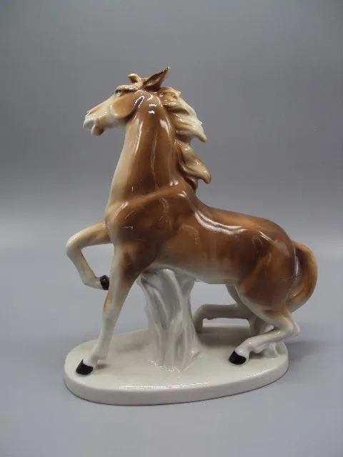 Фигура фарфор Германия Липпельсдорф лошадь конь клеймо корона 1877 ГДР Lippelsdorf 23,8 см №14253 Характеристики