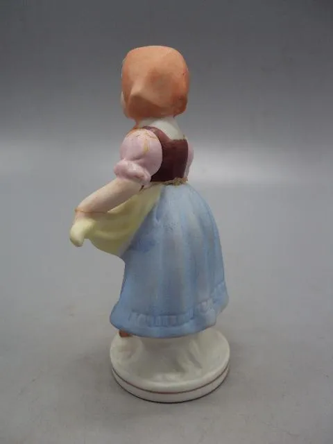 Купити Фигура фарфор статуэтка Германия девочка с яблоками высота 12,3 см под реставрацию №596м