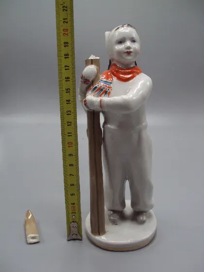 фото, Фигура фарфор статуэтка ЛФЗ лыжница спорт девочка с лыжами порцеляна лижниця фігура лижі №18560