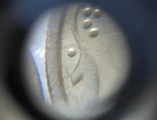 (2432) 10 копійок 2002 викрошка на вінку біля 7 грона на реверсі - 3 монети одним лотом(10 копеек 2002 брак) З аукціону