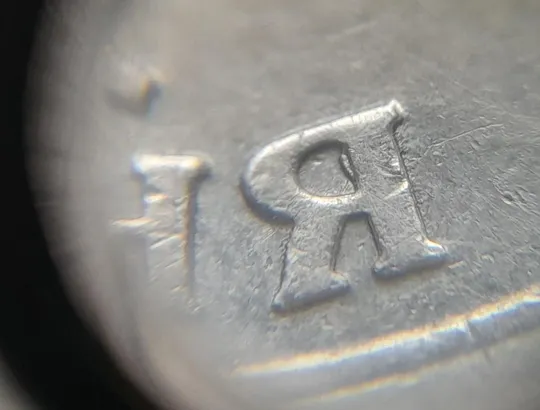 Купити (4705) 1 гривня 2005 здвоєння елементів зображення + викрошка в &quot;Я&quot; на аверсі (1 гривна 2005 брак)