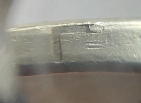 (6611) 1 гривня 2014 викрошки у букві "Д" слова "ОДНА" та у 'Г' слова 'ГРИВНЯ' на гурті (1 гривна 2014 брак) Продаж