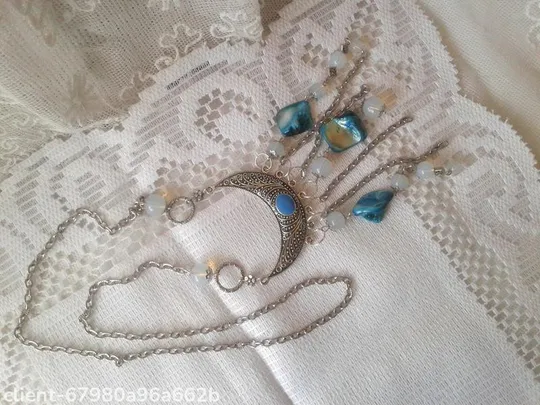 Підвіска з перламутру та ніжного місячного каменю З аукціону