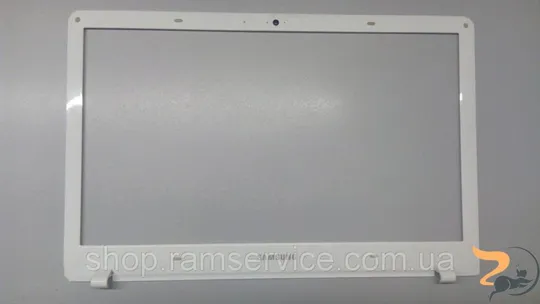 Рамка матриці корпуса для ноутбука Samsung 370R, NP370R5E, б/в Ціна
