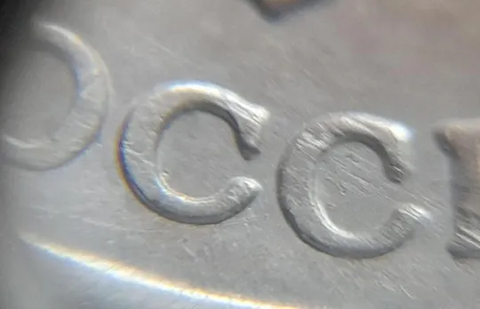 (4176) 10 рублей РФ 1993 ММД здвоєння елементів зображення на аверсі (зминання сминание брак) Інтернет-аукціон