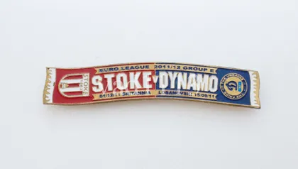 фото, Футбол. Значок, серия шарфы ФК Динамо Киев  (значок № 16) Лига Европы 2011-12 Сток Сити Англия - Динамо Киев .