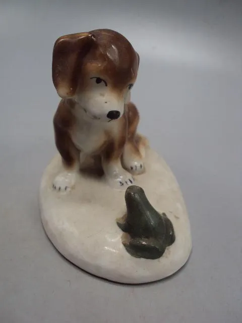 Фигура фарфор Германия щенок с лягушкой собака и лягушка собачка высота 7,5 см №14213 Інтернет-аукціон