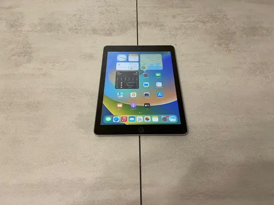 Планшет Apple iPad A1822 MP2F2LL/A (5 Gen., 2017), 9.7&quot;, Apple A9, 2GB, 32GB, Wi-Fi Ціна