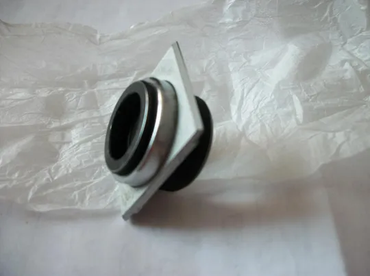 Глазок-Линза, с резьбой к фотоаппарату СССР, возможно со старых Зенит, чистый-отличный Ціна