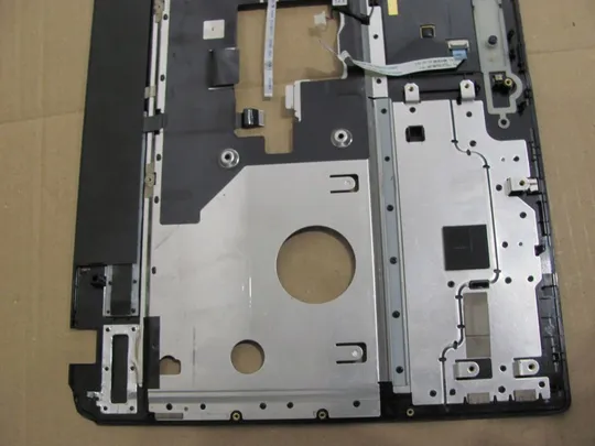 550-31 Кришка панель палмрест та тачпад 60.4M437.002 для LENOVO IdeaPad Z570, Z570A, Z575 оригінал Недорого