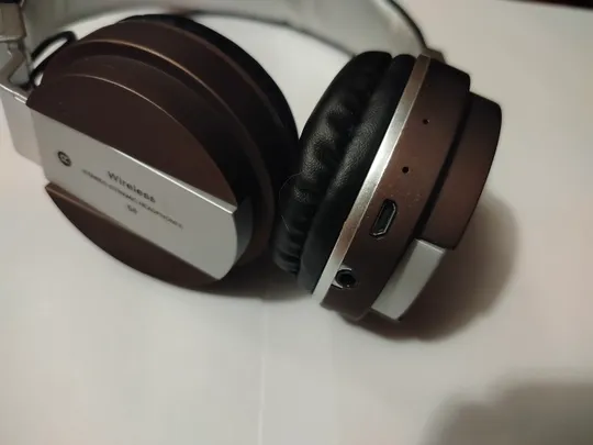 Бездротові навушники JBL Wireless Super Bass bluetooth v68 коричневі Недорого