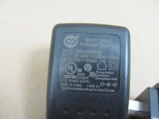 адаптер живлення S004LU0900050 9V 500mA 5,5 x 2,1 mm оригінал ЦІКАВИТЬ ОПТ Де купити