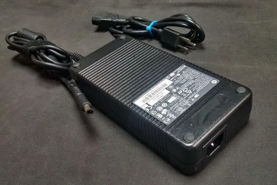 230W Док станция HSTNN-U1X + БП HP PA-1231-66HJ для мощных ноутбуков HP Elitebook 8740w 8760w 8770w Ціна