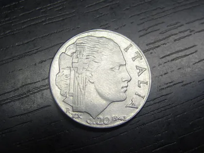 фото, 20 чентезімо 1942 Італія, магнітна, ребристий гурт