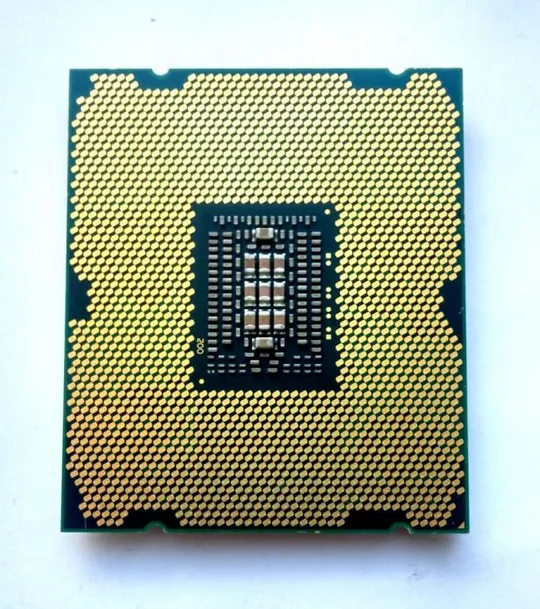 8х ядерный процессор Intel Xeon E5-2648L QA80 ES 8C/16HT 1.40GHz/20M/8.00GT/s LGA2011 70W Вживане Продаж