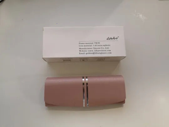 Купити Комплект чохол для окулярів, Серветка та Тестова карта для перевірки захисту від синього світла на лінзах, УФ-тест з ультрафіолетовим ліхтариком (17)