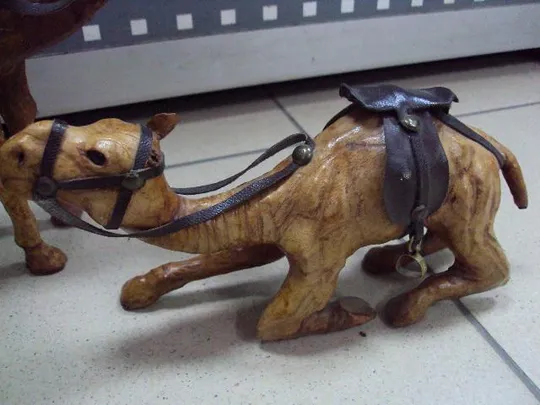 Фигура кожа верблюд сидячий и стоячий верблюды лот 3 шт №11009 З аукціону