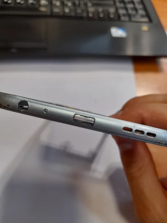 Vivo Y11s V2028 3  32GB середина корпуса Продаж