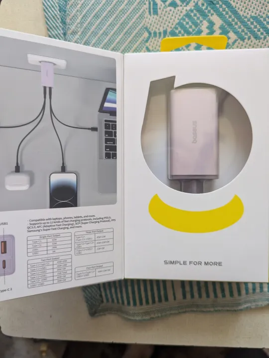 Купити Зарядне Baseus GaN6 Pro GaN 65W CCGAN65E6 USB-C +USB-C +USB-A +USB-A зарядне DC адаптер БП ЗУ